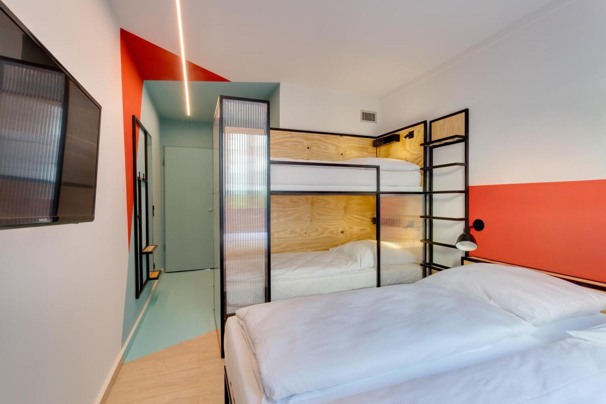 Bed 4-Bed Dormitory Room